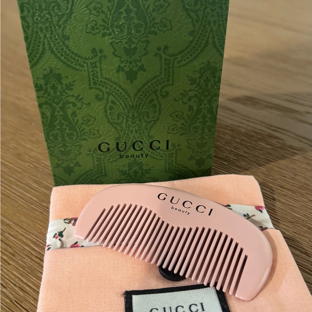 Gucci Beauty Blush Pink Hair Comb